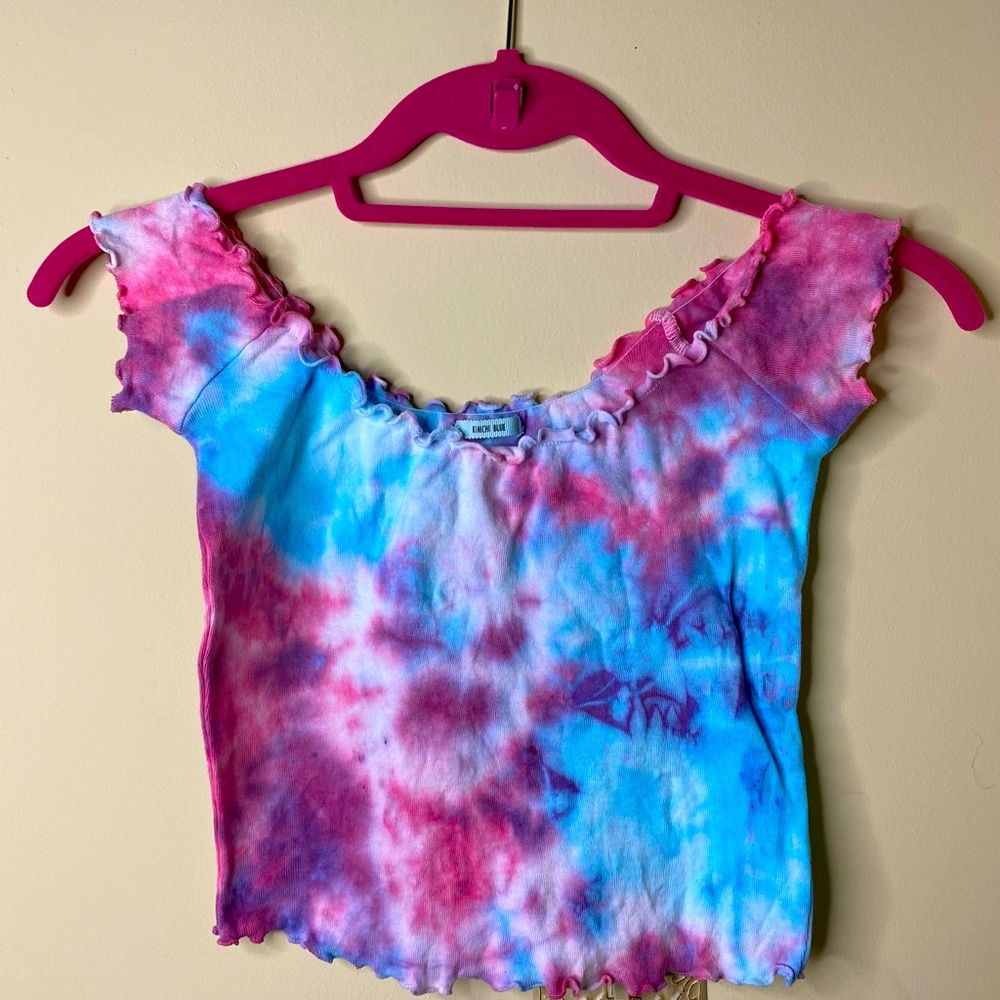 Tie dye crop top and mask